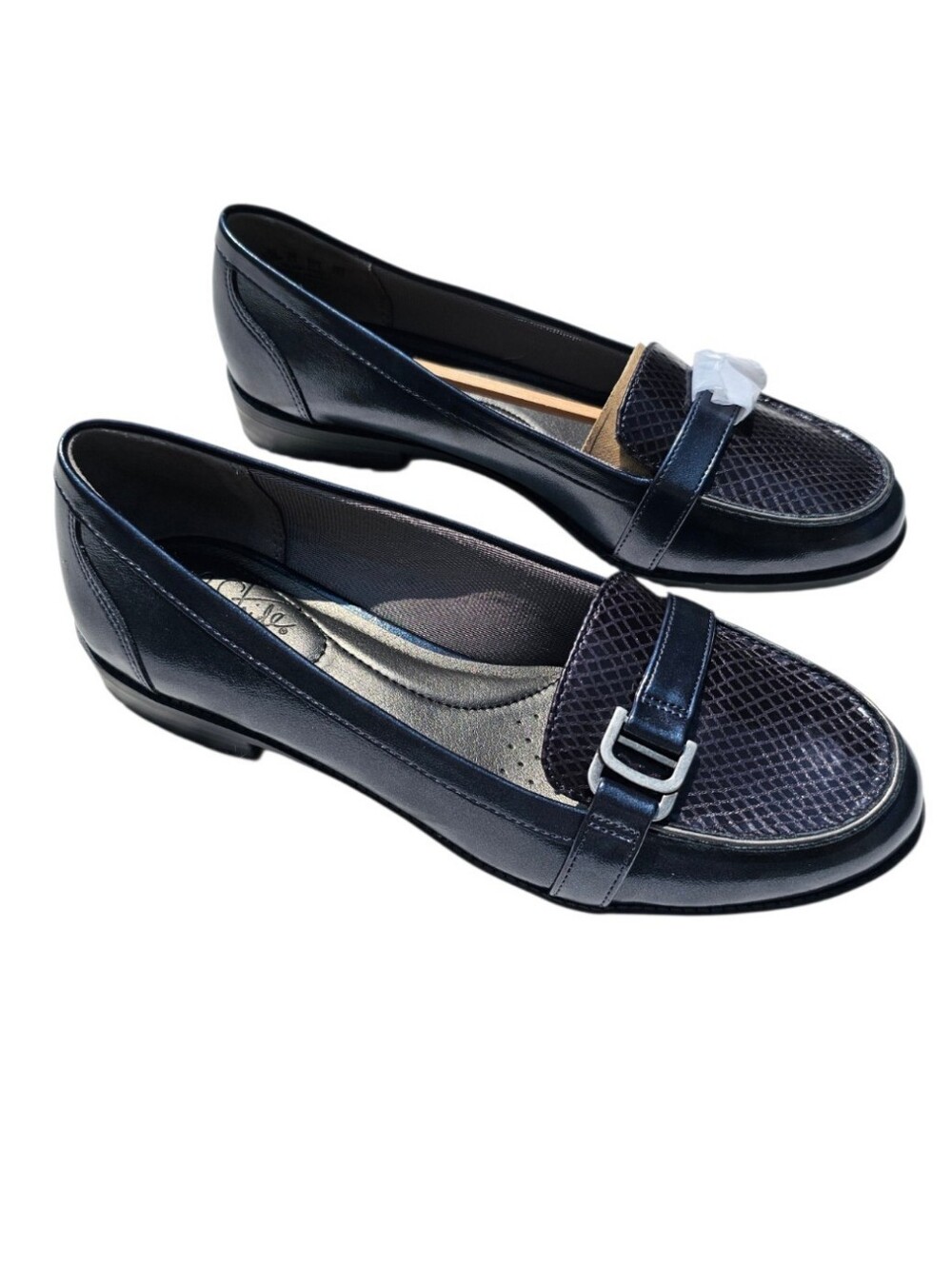 Life Stride Kelly Navy Textured Faux Leather Loafers 7 1/2 Medium